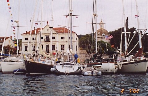 Zdjęcie z rejsu żeglarskiego Stari Grad: Baza nurkowa Nautica