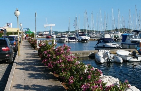 Zdjęcie z rejsu żeglarskiego Tijat: Restauracja Tri Piruna