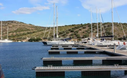 Zdjęcie Restauracja przy marinie