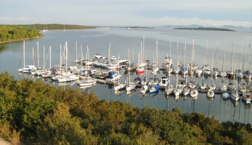 Marina Veli Rat
