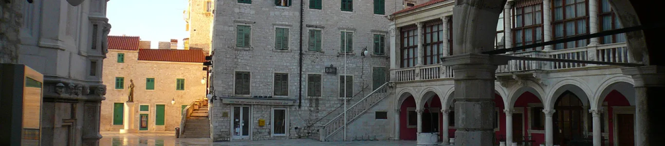Zdjęcie Bogate i zabytkowe stare miasto
