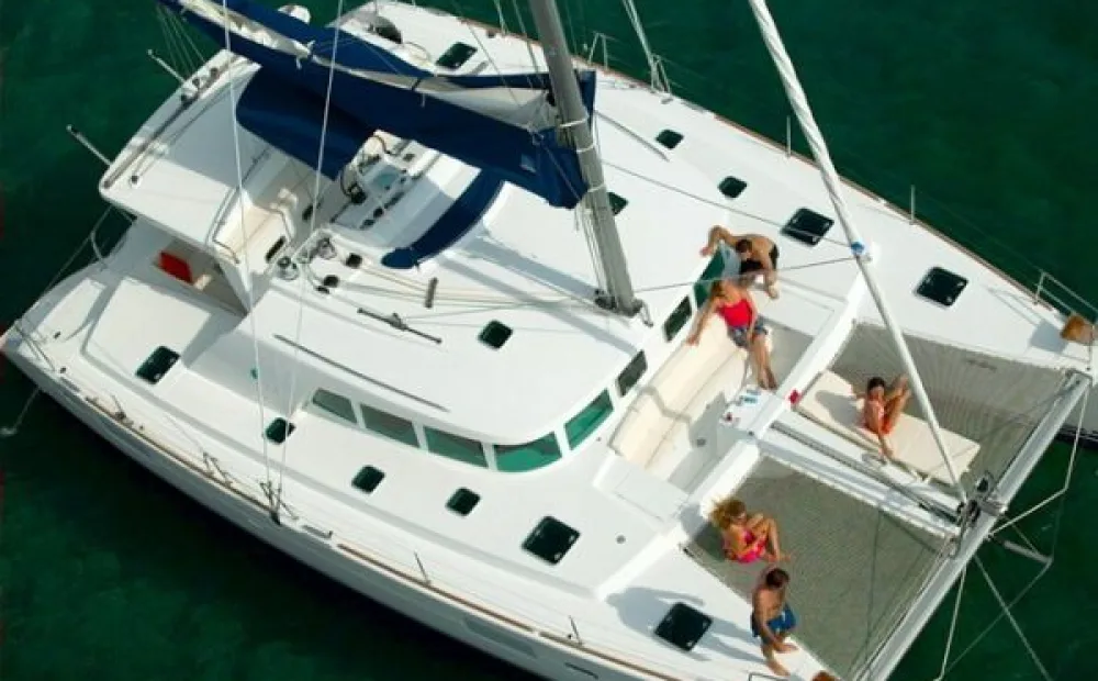 Lagoon 440 — zdjęcie 1
