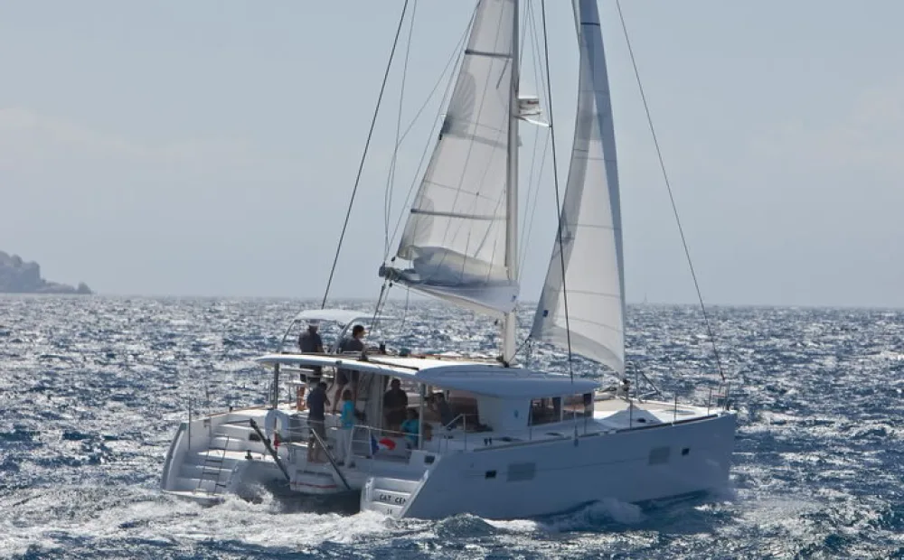 Lagoon 400 — zdjęcie 1