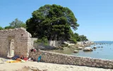 Wypoczynek na plażach w okolicy Kukljicy