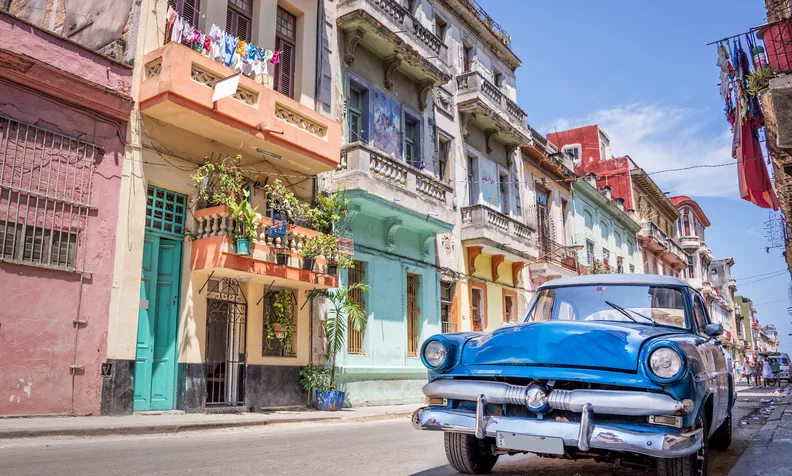 Kuba, Havana - Stary samchód na ulicy Kuba, Havana - Stary samchód na ulicy