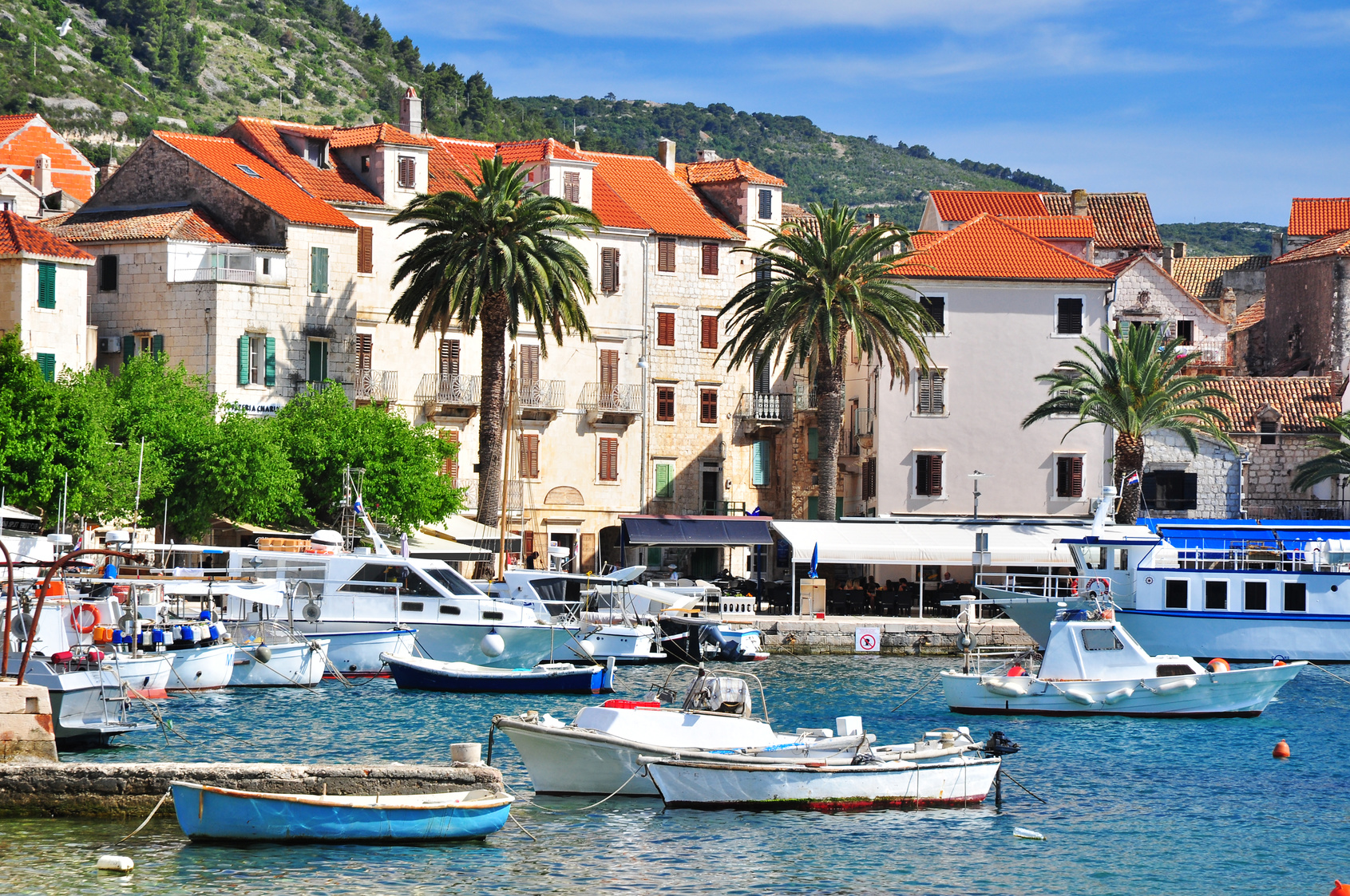 Rejs wakacyjny Vis - Hvar - Brac - Stari Grad - Solta 7 dni Bavaria 46 Cruiser