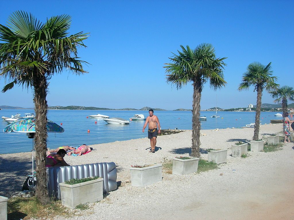 1024px-Vodice-Beach.JPG