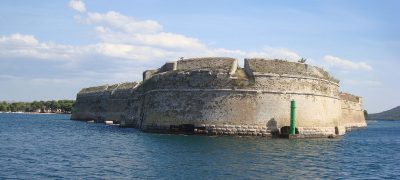 1024px-Saint-Nicholas_Fortress_in_Šibenik3.JPG