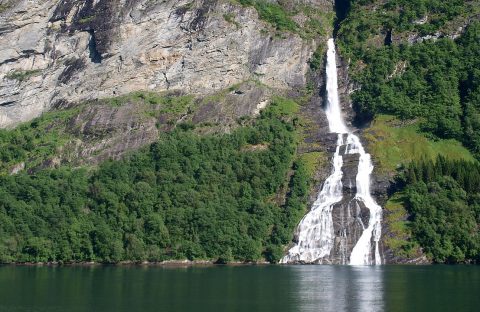 Zdjęcie z rejsu żeglarskiego Geirangerfjord