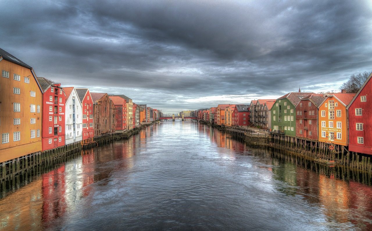 trondheim-2068810_1280.jpg