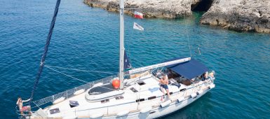 Yachtica Charter Bavaria 46 Cruiser - jacht na kotwicy.jpg